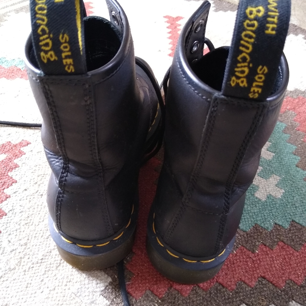Women's 8/39 smooth Dr. martens